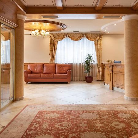 Beverly Alps Hotel & Spa Pinzolo Ngoại thất bức ảnh