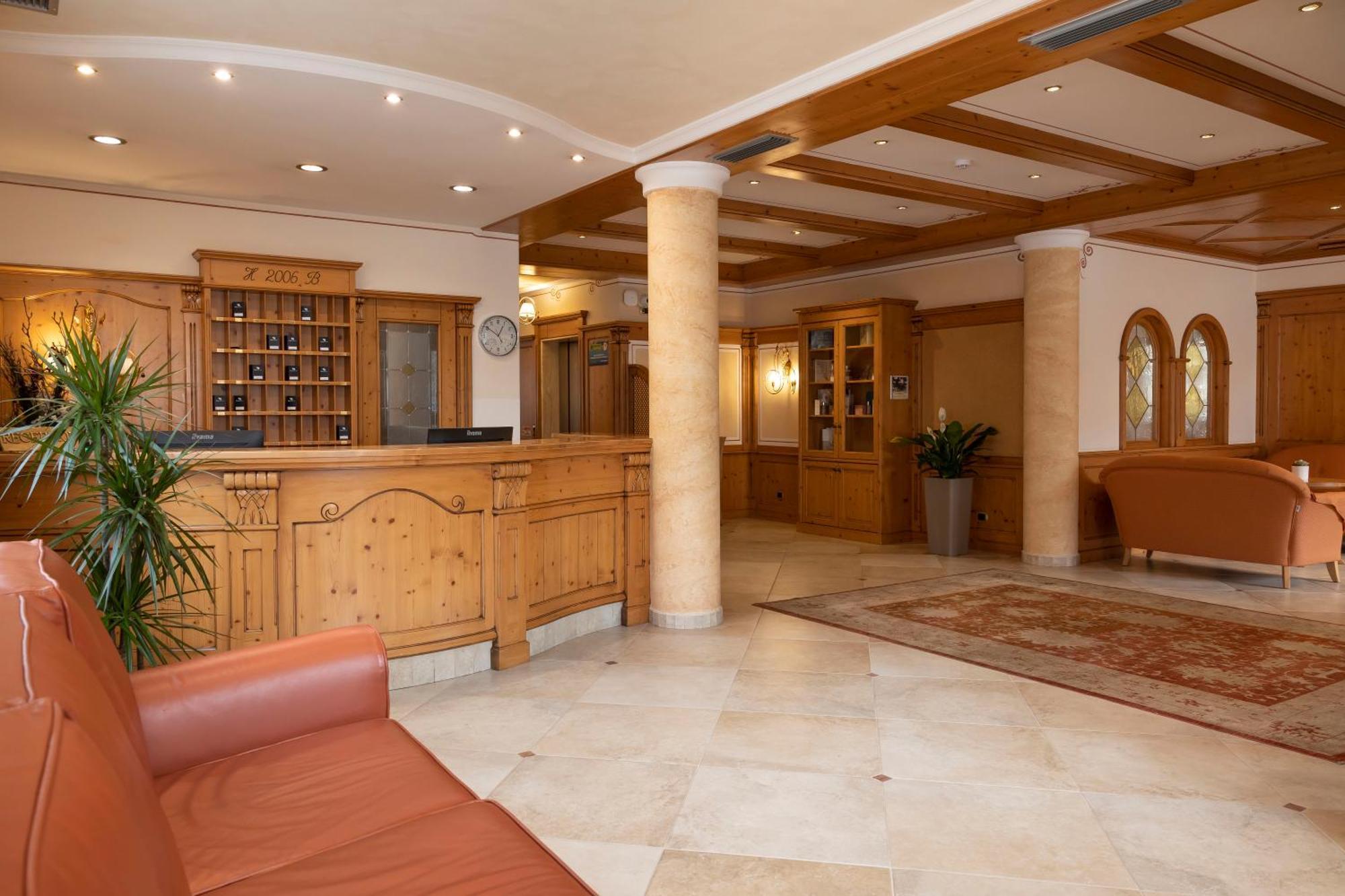 Beverly Alps Hotel & Spa Pinzolo Ngoại thất bức ảnh