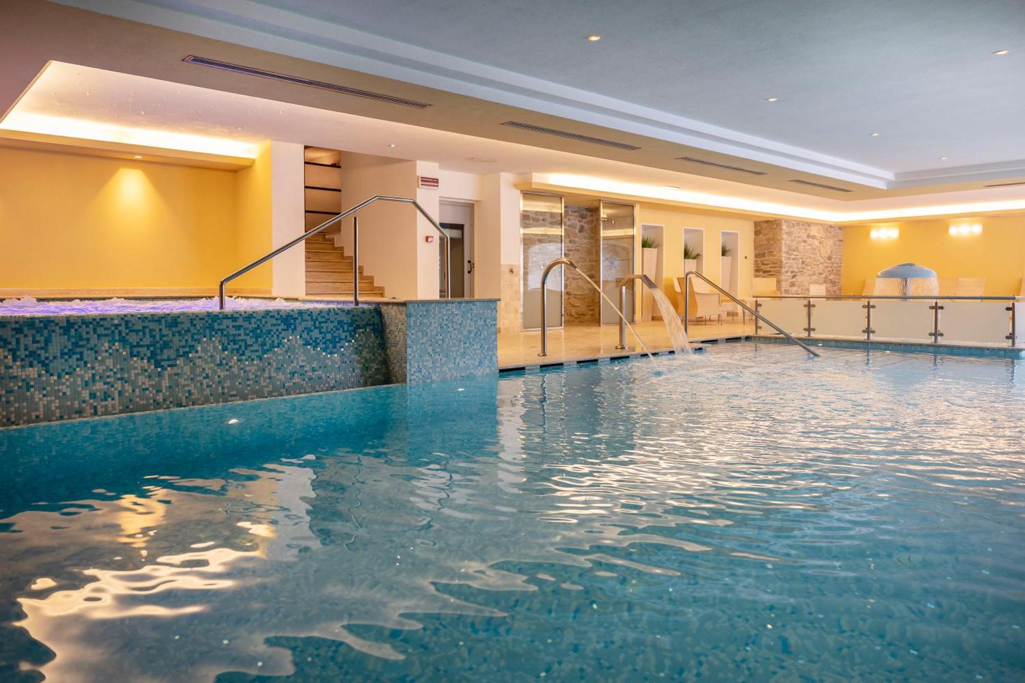 Beverly Alps Hotel & Spa Pinzolo Ngoại thất bức ảnh