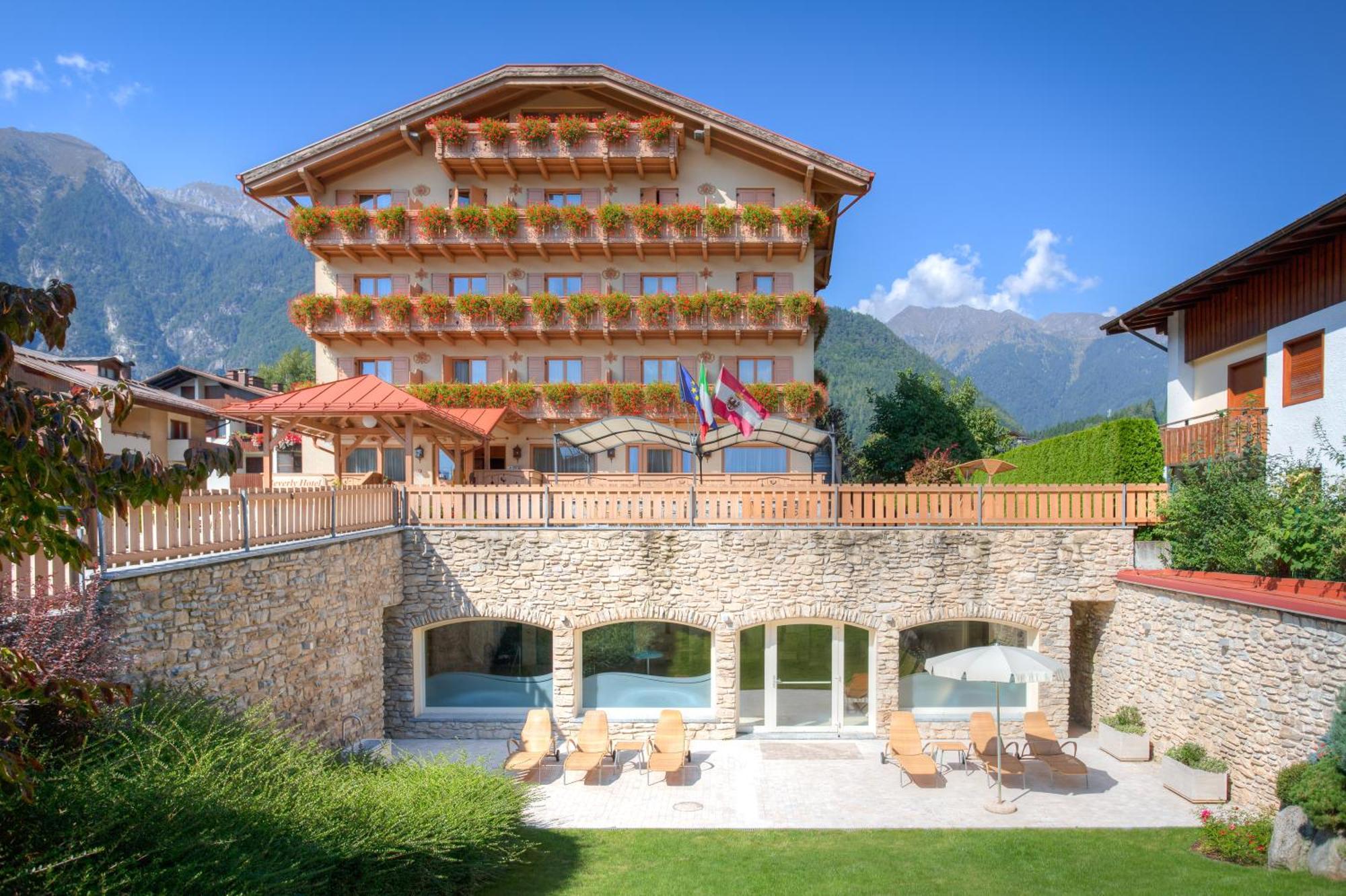 Beverly Alps Hotel & Spa Pinzolo Ngoại thất bức ảnh