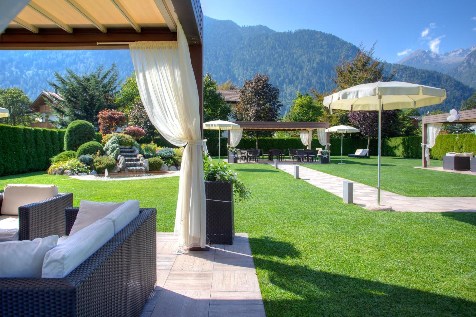 Beverly Alps Hotel & Spa Pinzolo Ngoại thất bức ảnh
