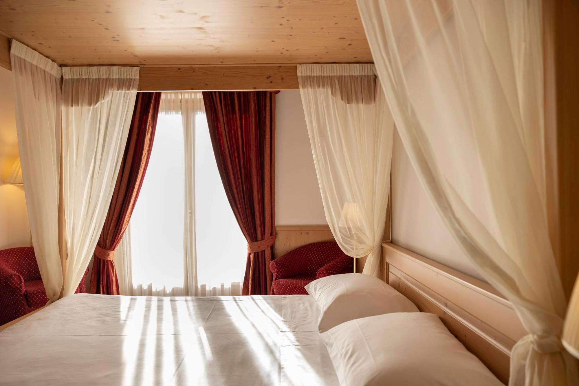 Beverly Alps Hotel & Spa Pinzolo Phòng bức ảnh