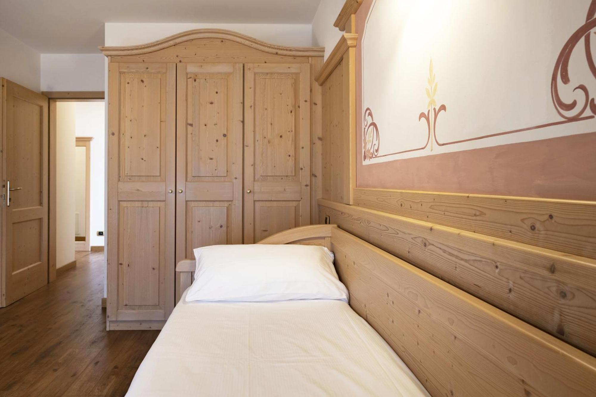 Beverly Alps Hotel & Spa Pinzolo Phòng bức ảnh